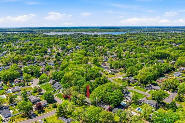 710 Viscount Dr, Toms River Township, NJ 08753