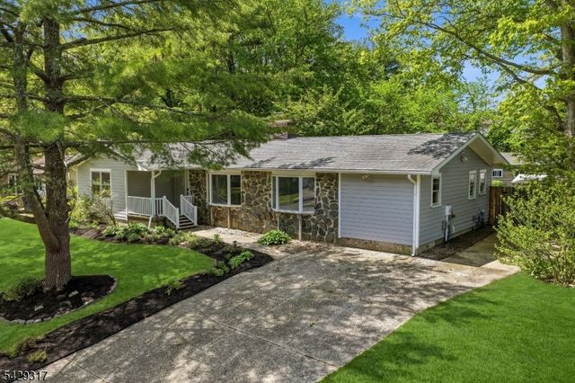 710 Viscount Dr, Toms River Township, NJ 08753