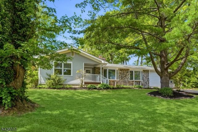 710 Viscount Dr, Toms River Township, NJ 08753
