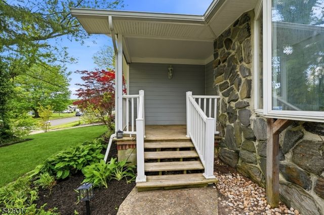 710 Viscount Dr, Toms River Township, NJ 08753