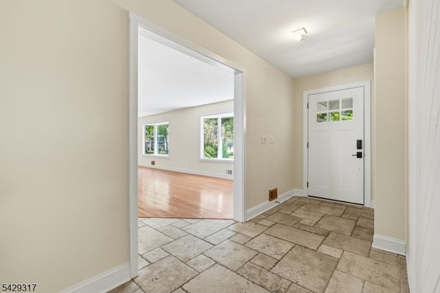 710 Viscount Dr, Toms River Township, NJ 08753