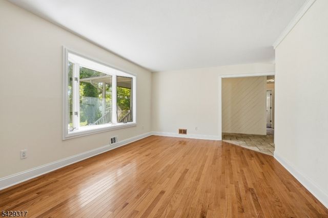 710 Viscount Dr, Toms River Township, NJ 08753