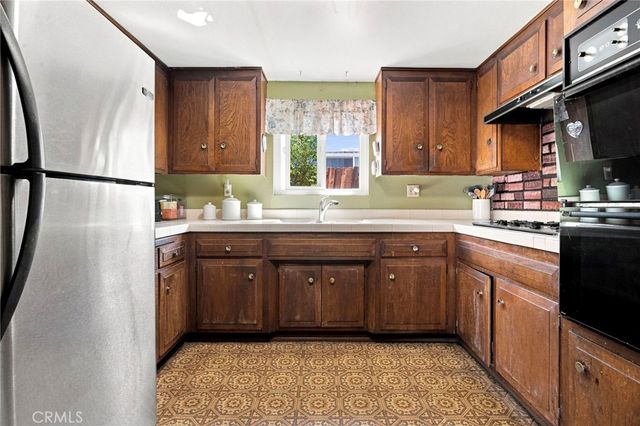 537 E Juanita, San Dimas, CA 91773
