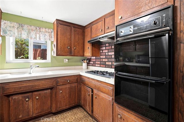 537 E Juanita, San Dimas, CA 91773