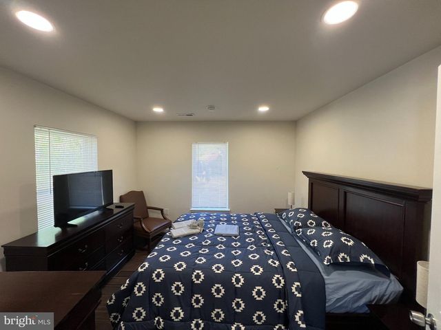 64 PENN RD, Collegeville, PA 19426
