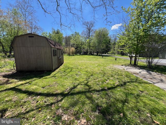 64 PENN RD, Collegeville, PA 19426