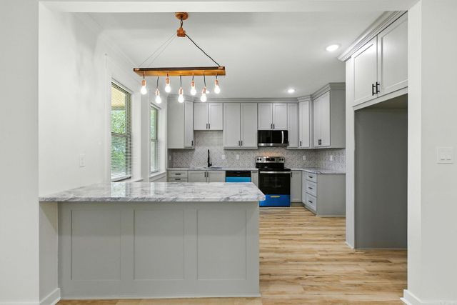 1300 E Maryland Avenue, Sherwood, AR 72120