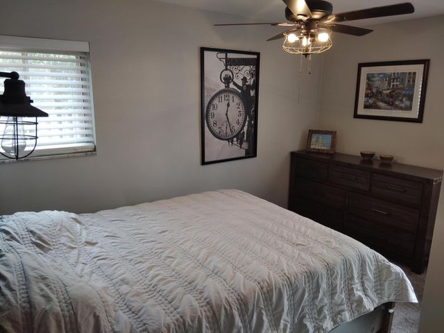 16 N Garfield Street 2A, Lombard, IL 60148
