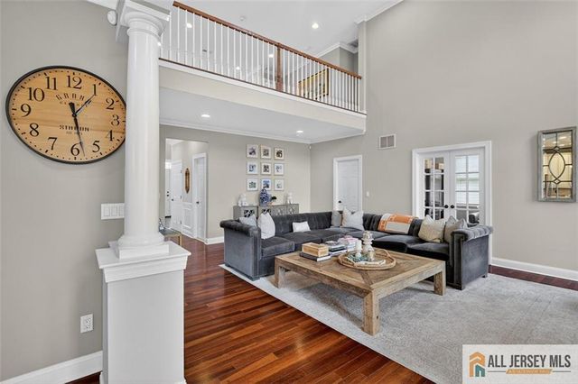 10 Evans Drive, Cranbury, NJ 08512