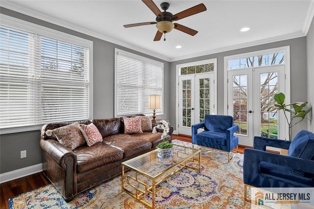 10 Evans Drive, Cranbury, NJ 08512