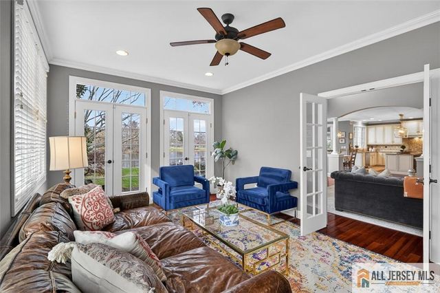 10 Evans Drive, Cranbury, NJ 08512