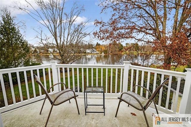 10 Evans Drive, Cranbury, NJ 08512