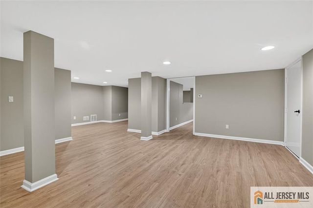 10 Evans Drive, Cranbury, NJ 08512