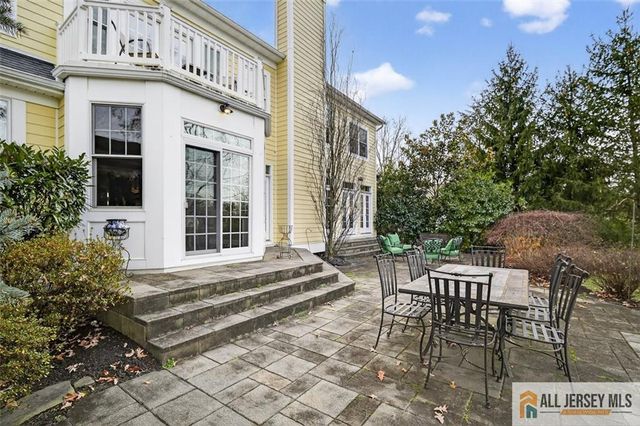 10 Evans Drive, Cranbury, NJ 08512