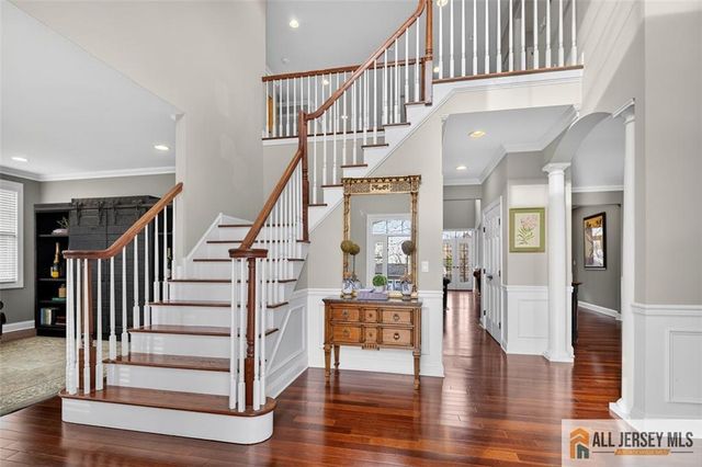 10 Evans Drive, Cranbury, NJ 08512