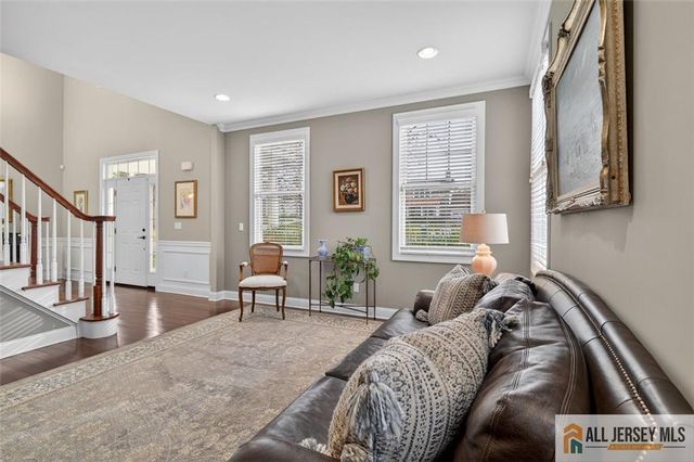 10 Evans Drive, Cranbury, NJ 08512