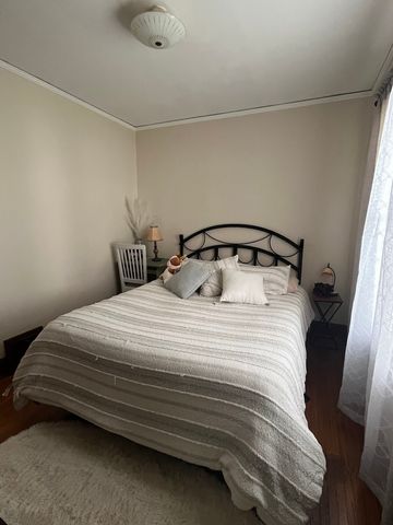 206 OAK Street 1R, Elgin, IL 60123