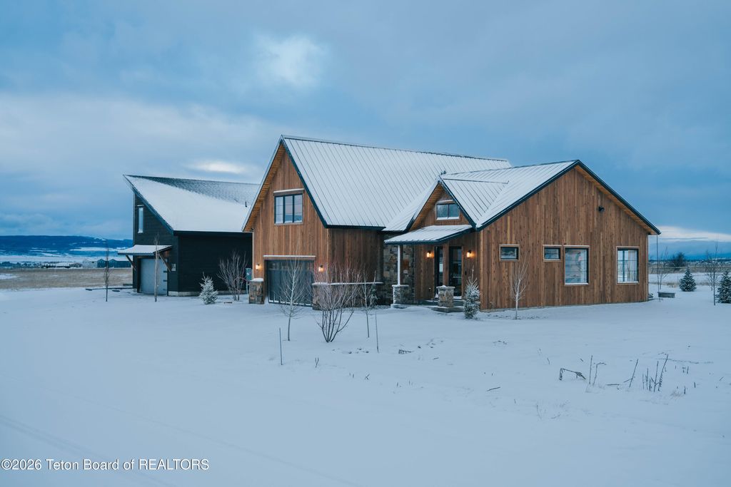 1030 IROQUOIS Avenue, Driggs, ID 83422 photo 2