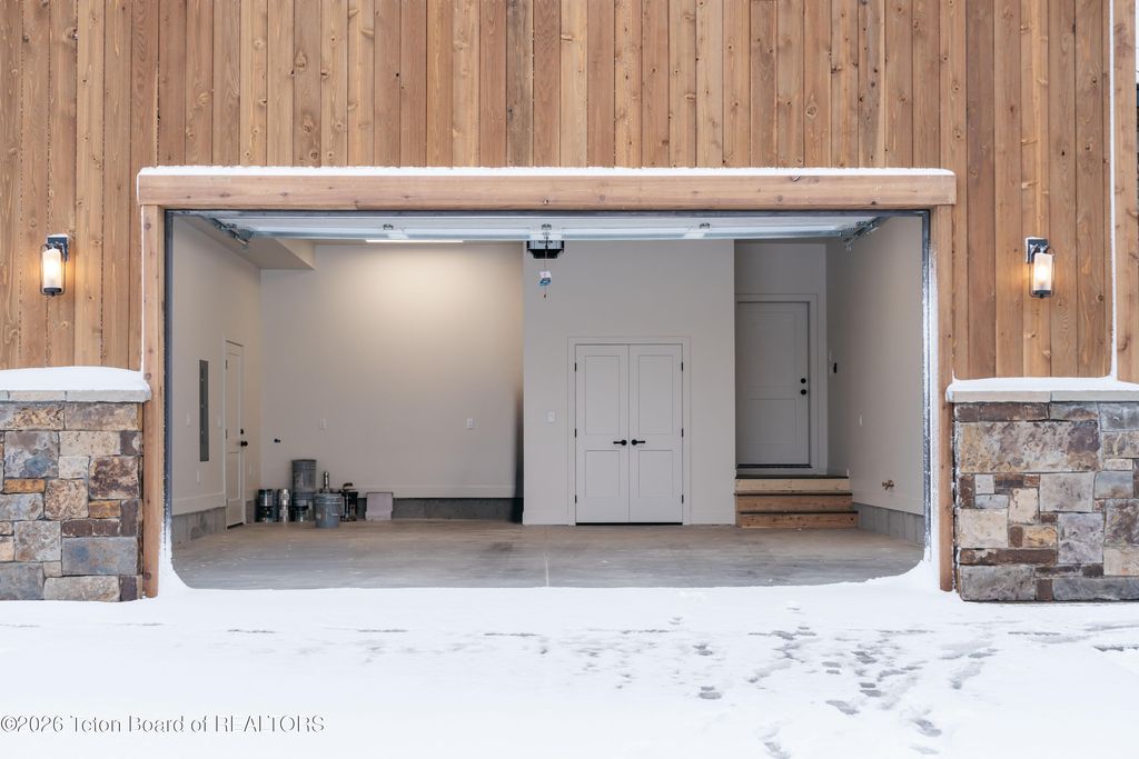 1030 IROQUOIS Avenue, Driggs, ID 83422 photo 4