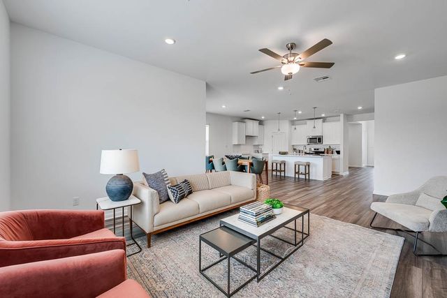 200 Childress ST, Hutto, TX 78634