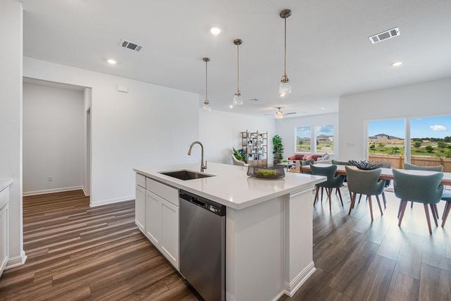 200 Childress ST, Hutto, TX 78634