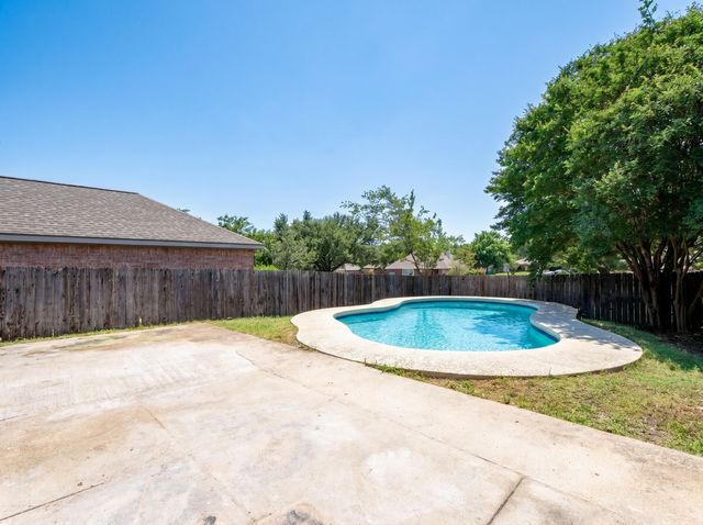 8260 Edgewater Drive, Frisco, TX 75034