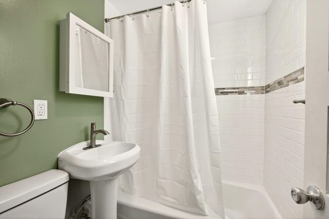 620 Berrydale Avenue, Medford, OR 97501