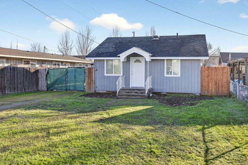 620 Berrydale Avenue, Medford, OR 97501