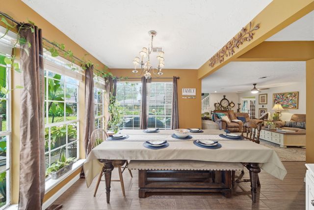 11706 Idlebrook Drive, Houston, TX 77070