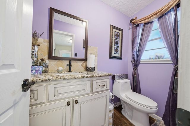 11706 Idlebrook Drive, Houston, TX 77070
