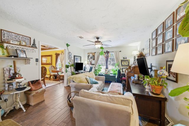 11706 Idlebrook Drive, Houston, TX 77070