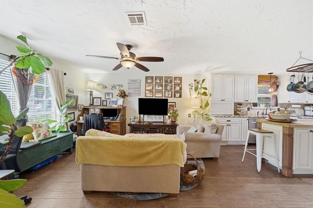 11706 Idlebrook Drive, Houston, TX 77070