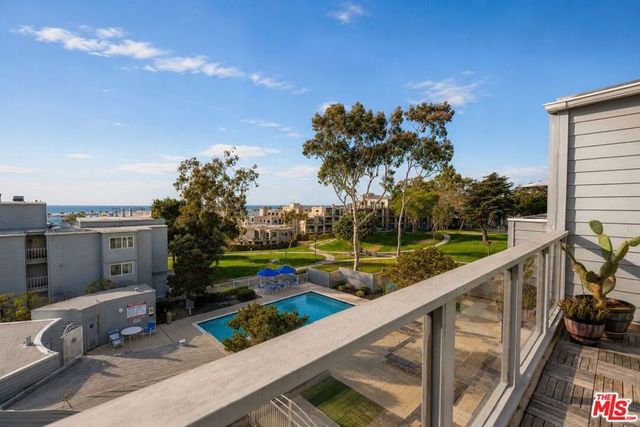 220 The Village 304, Redondo Beach, CA 90277