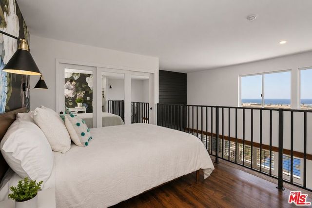 220 The Village 304, Redondo Beach, CA 90277