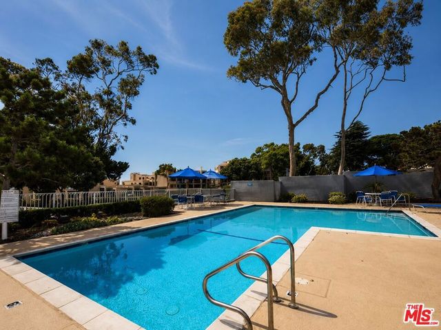 220 The Village 304, Redondo Beach, CA 90277