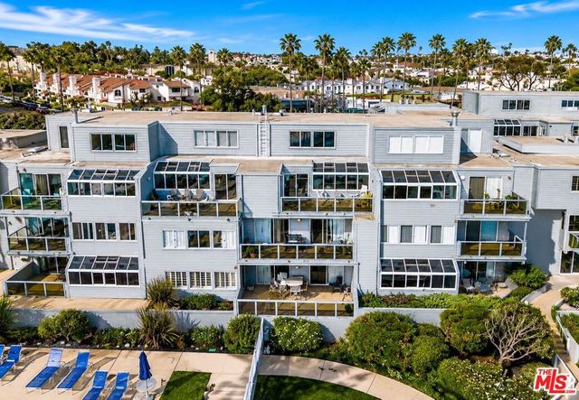 220 The Village 304, Redondo Beach, CA 90277
