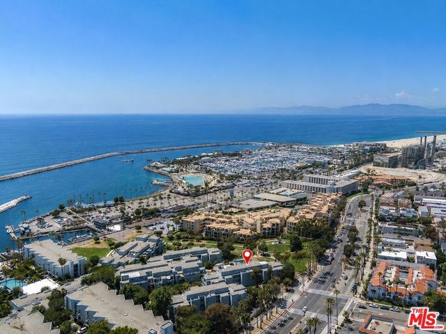 220 The Village 304, Redondo Beach, CA 90277