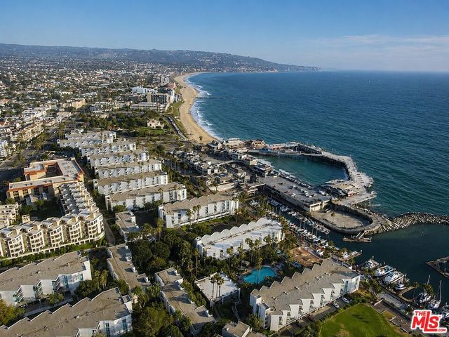 220 The Village 304, Redondo Beach, CA 90277