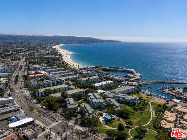 220 The Village 304, Redondo Beach, CA 90277