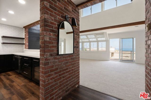 220 The Village 304, Redondo Beach, CA 90277