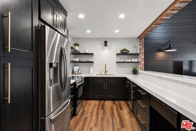 220 The Village 304, Redondo Beach, CA 90277