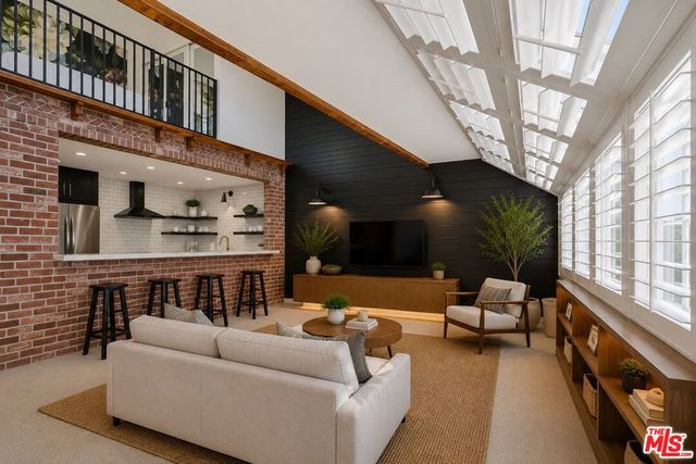 220 The Village 304, Redondo Beach, CA 90277