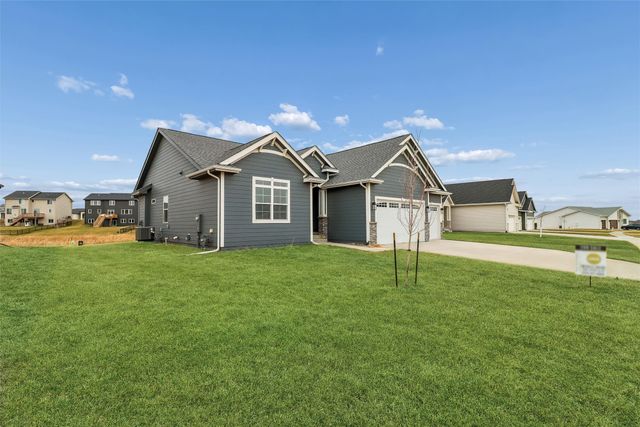 45 NW Alderleaf Drive, Waukee, IA 50263