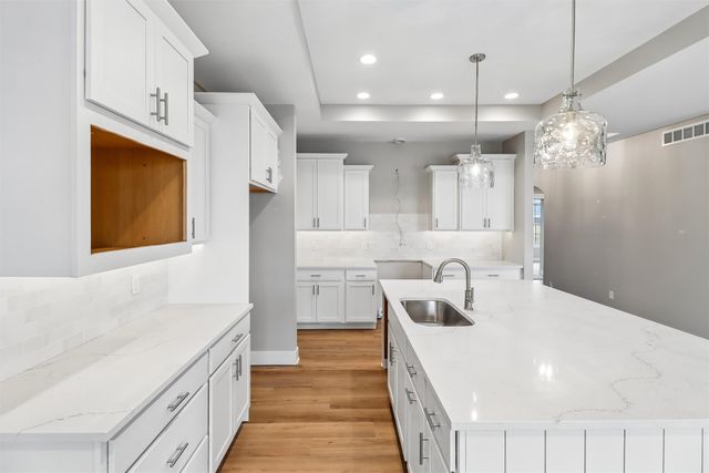 45 NW Alderleaf Drive, Waukee, IA 50263