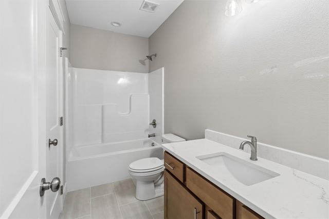 45 NW Alderleaf Drive, Waukee, IA 50263