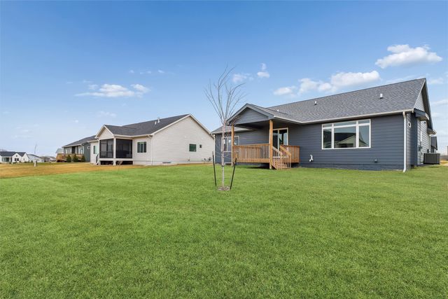 45 NW Alderleaf Drive, Waukee, IA 50263