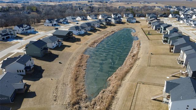 45 NW Alderleaf Drive, Waukee, IA 50263