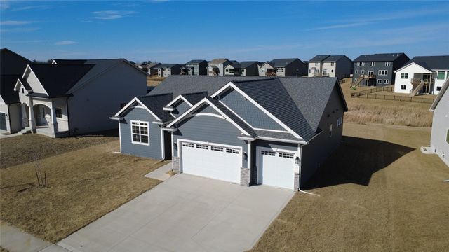 45 NW Alderleaf Drive, Waukee, IA 50263