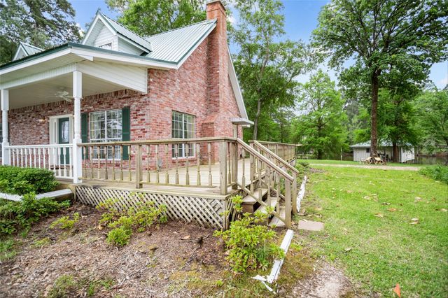 232 Eastwood Drive, Milam, TX 75959