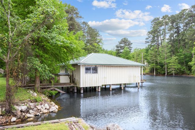 232 Eastwood Drive, Milam, TX 75959